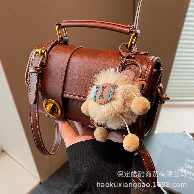 Boston small bag women versatile 2025 new shoulder messenger bag this year popular portable pillow bag