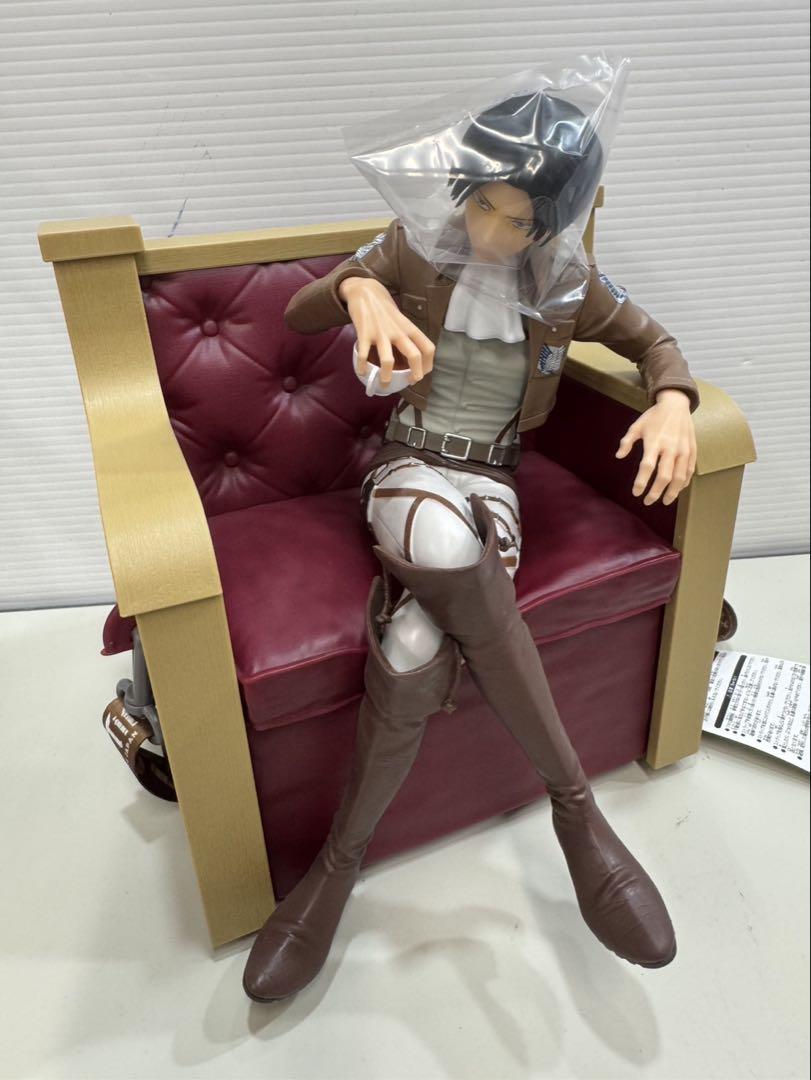 

[ИСПОЛЬЗОВАЛ] !! Ведро для попкорна USJ Attack on Titan Капитан Леви с бирками, состояние мяты