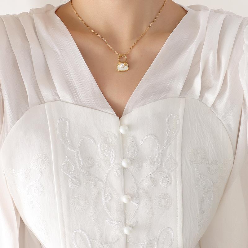 

Корейская маленькая портативная белая морская ракушка с инкрустацией из искусственного жемчуга, сумка, кулон, ожерелье, персонализированная универсальная трендовая ключичная цепочка