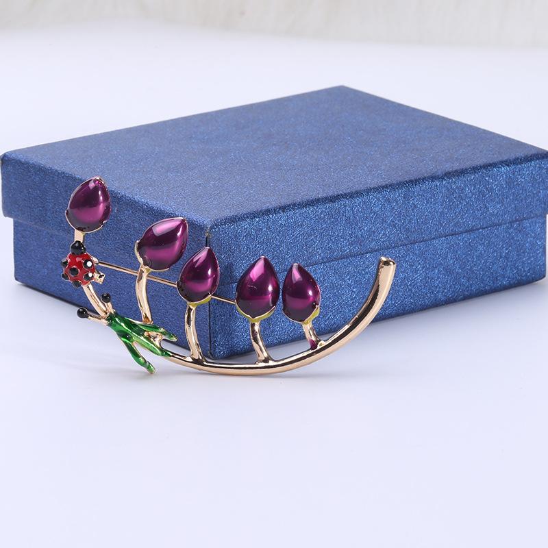 

Брошь в виде жука из листа из сплава «Капля масла» Универсальная маленькая свежая одежда Аксессуары фиолетовый