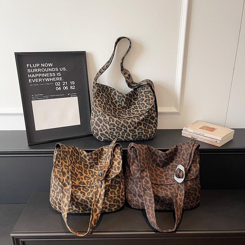 Leopard Print Shoulder Bag Women's Crossbody Bag Large Capacity Tote Bag Commuter Underarm Bag