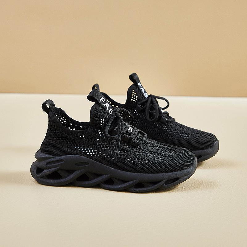 Flying Shoes New Summer Student Sports Shoes Breathable Fitness Running and Casual Street Photography