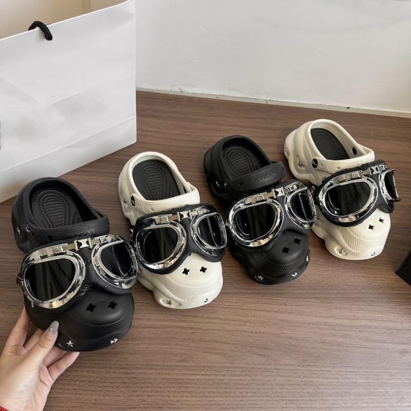 Black thick-soled cute hole shoes women's summer and autumn new outer wear heightened non-slip cool slippers