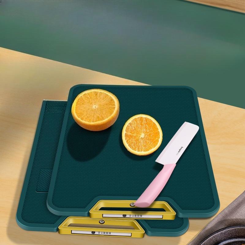 Planche à découper / Planche à couteaux. Vert foncé. Planche à découper pour fruits en plastique antibactérien et résistant à la moisissure. Il peut se tenir droit et tourner.