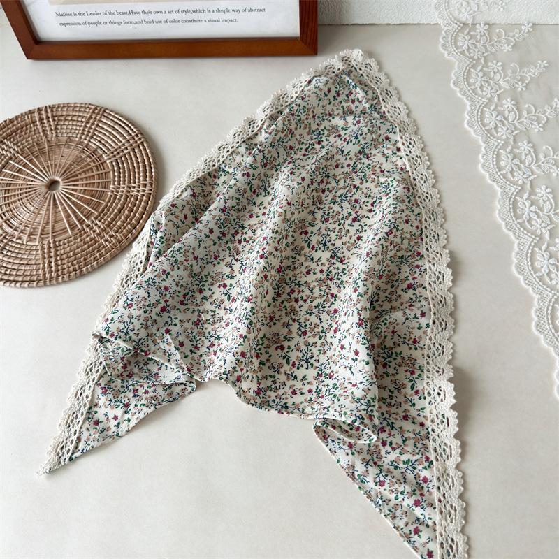 Floral Fabric Lace-edged Large Triangular Headscarf, Versatile Women's Headband for Tying Up Hair or As A Head Accessory
