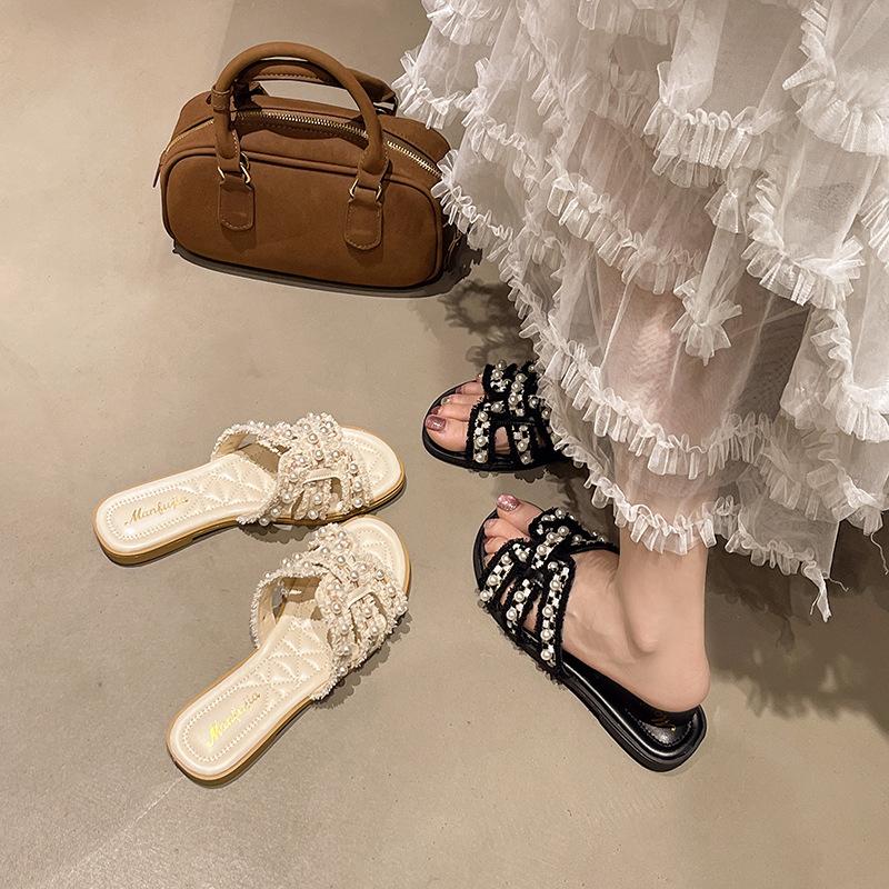 Internet Celebrity Small Fragrant Wind Pearl Slippers Women's Summer 2025 New Wear Flat Beach One Word Sandals Fashion with Skirt