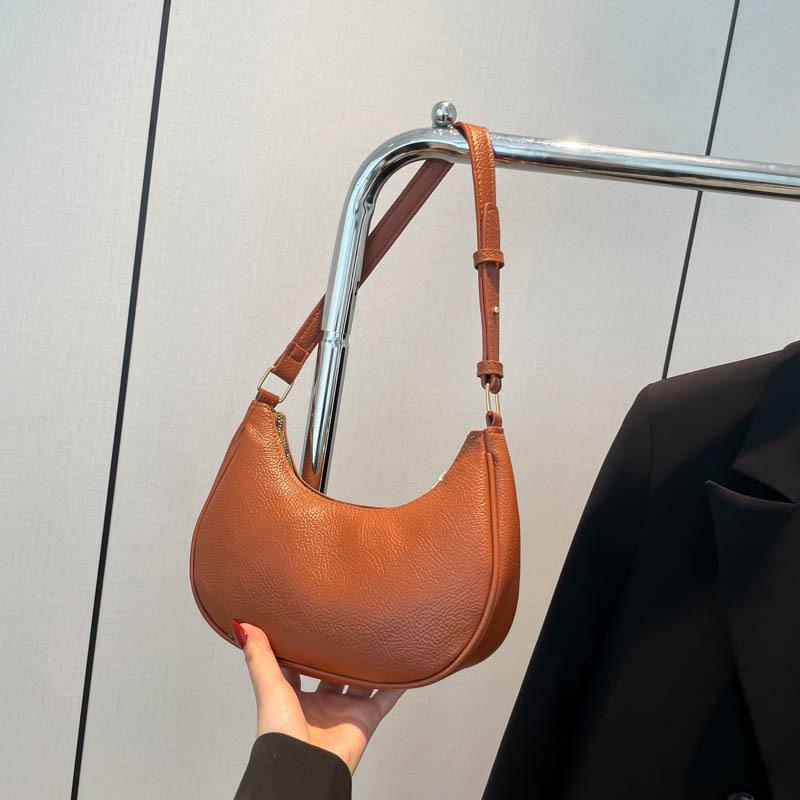 

Осень и зима ретро маленькая сумка 2025 новая женская сумка популярная интернет-знаменитость взрыв мессенджер сумка на одно плечо под мышкой сумка-пельмень коричневый