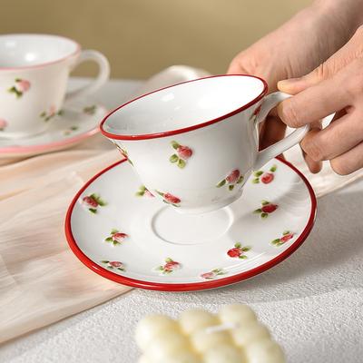 Tazze e bicchieri – Servizi da tè e tazzine