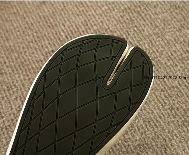 Mode Japansk Stil Tabi Ninja Skor Kvinnor Mysiga Läder Ballerinaskor Delad Hov Tå Loafers Femme Mary Jeans Moccasiner Damer Ballerinasko