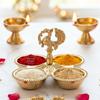 Kankavati de Latón para Haldi Kumkum | Contenedor Tradicional Sindoor para Pooja, Soporte para Arroz | Diseño de Pavo Real 4 Recipientes para Pooja