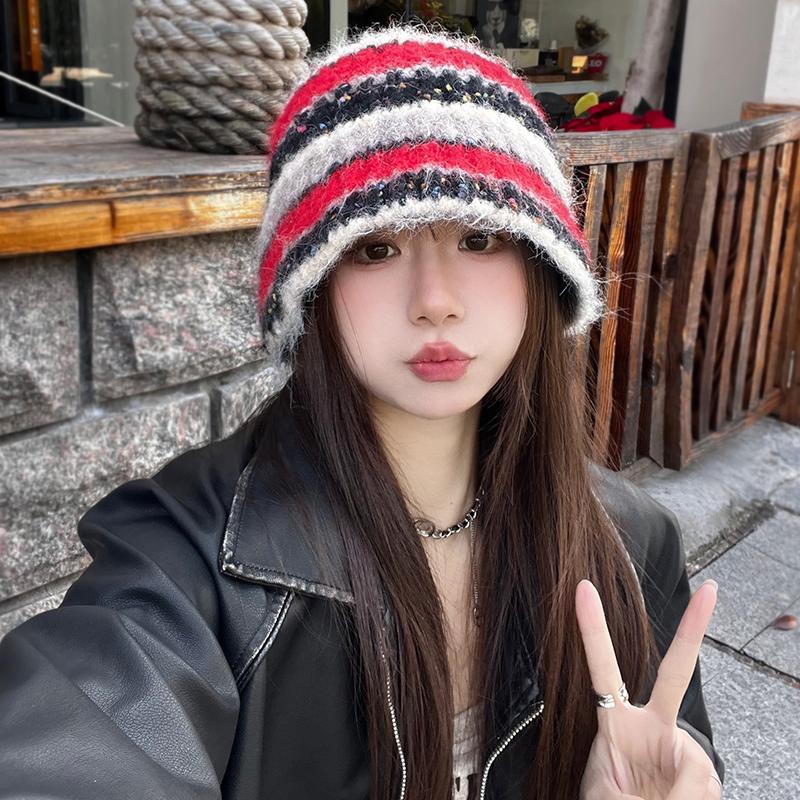 Contrast color splicing plush knitted hat women's new autumn and winter fashion temperament show face small ear protectors wool bucket hat