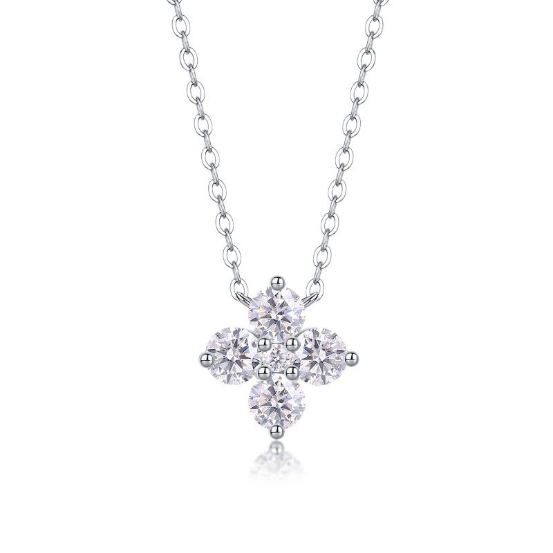 S Silver Moissanite Lucky Clover Pendant Necklace Necklace