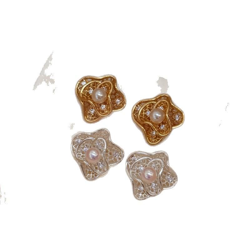 Elegant Pearl Flower Earrings for Women - Versatile Studs for Everyday and Special Occasions