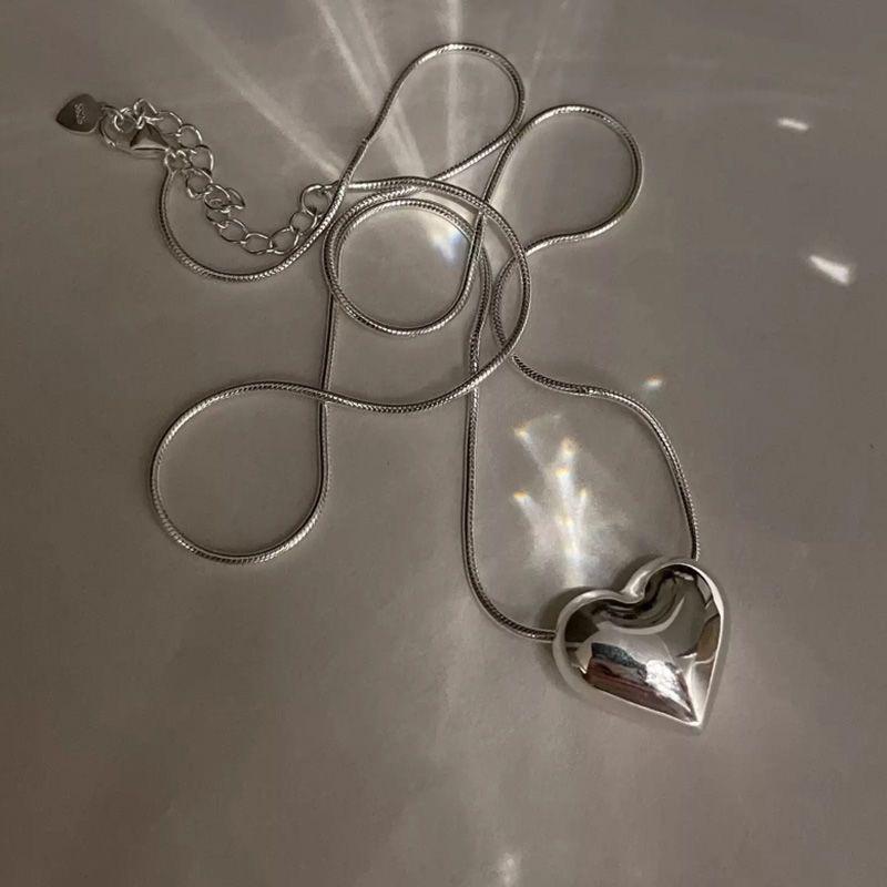 Colier cu pandantiv cu lanț de oase de șarpe de culoare argintie pentru femei, personalitate coreeană, temperament simplu, claviculă, colier choker