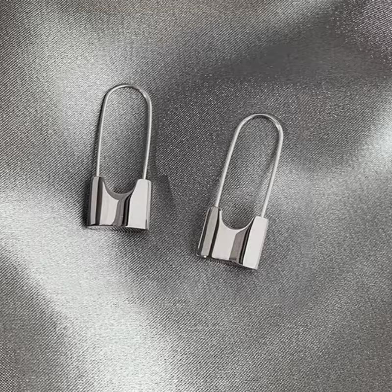 

Hip Hop Lock Earrings Metallic Style Piercing Cool Accessories for Women Daily Wear Stylish Earrings Dropshipping Zircon