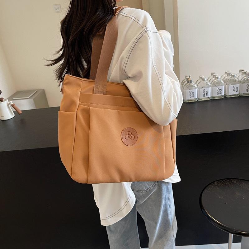Fashion and Lightweight Portable Canvas Bag Women's 2025 New Large-capacity Casual Messenger Bag Commuter Shoulder Bag