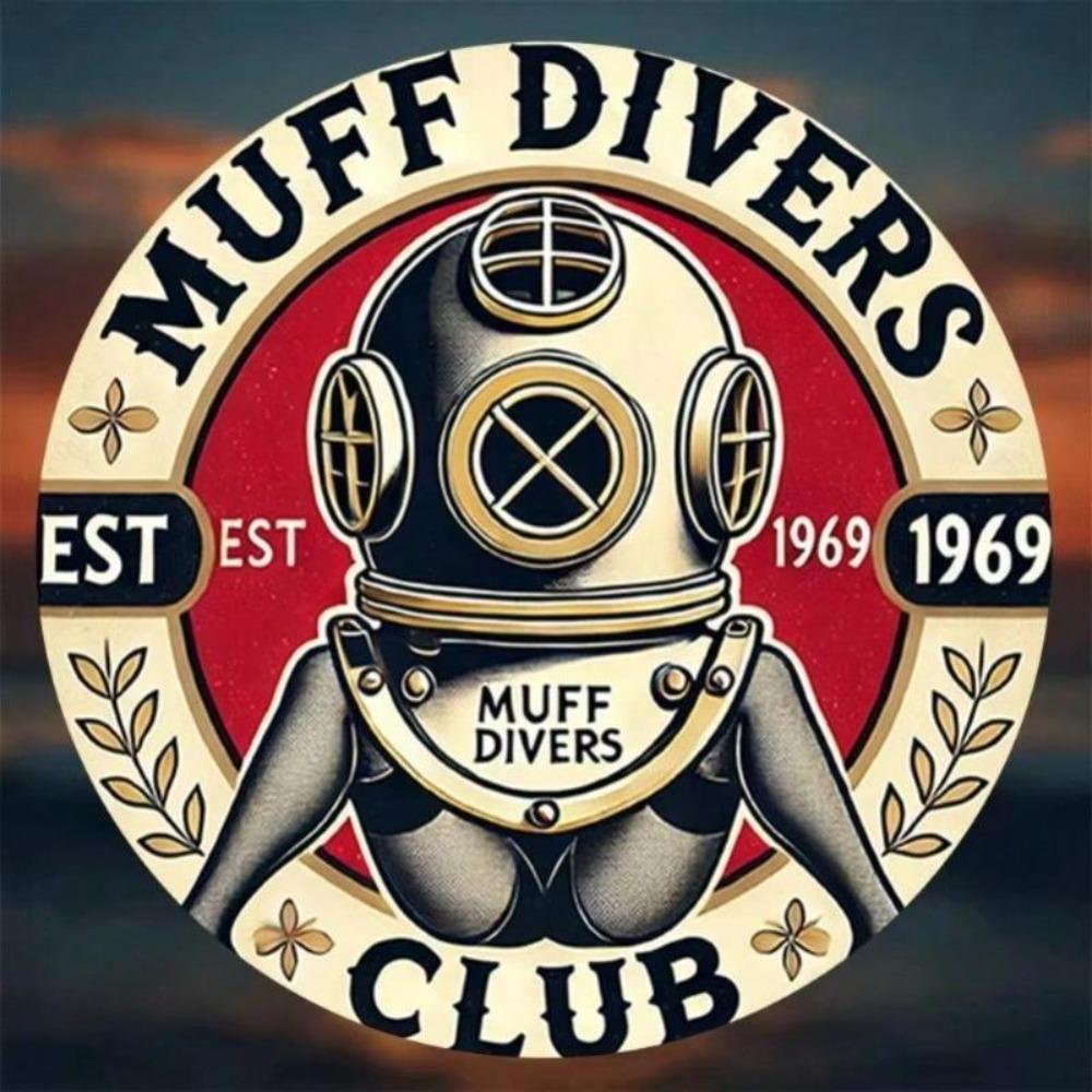 Retro Tin Sign Diver Club Metal Wall Art 8 Inch Round Vintage Home Bar Decor