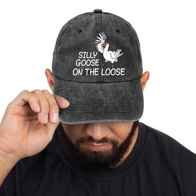Silly Goose On The Loose Funny Goose Hat Vintage Caps Adjustable Cotton Baseball Cap for Men Women Black
