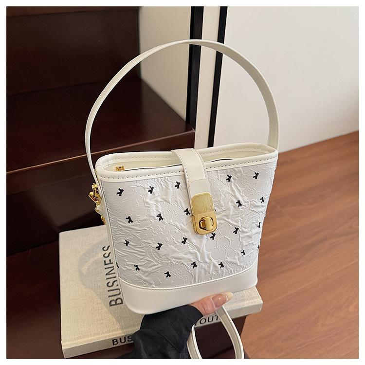 Cartoon Bear Print Portable Small Bag Women 2025 Niche Design Bucket Bag Shoulder Bag