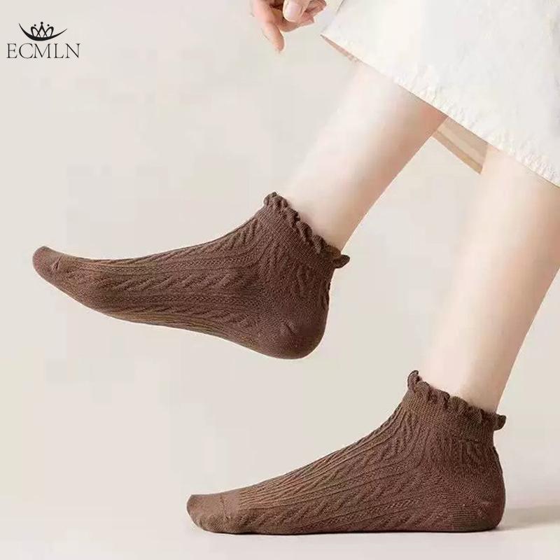 Chaussettes mignonnes respirantes à la cheville pour femmes Chaussettes solides Chaussettes décontractées à volants pour femmes Chaussettes d'équipage respirantes
