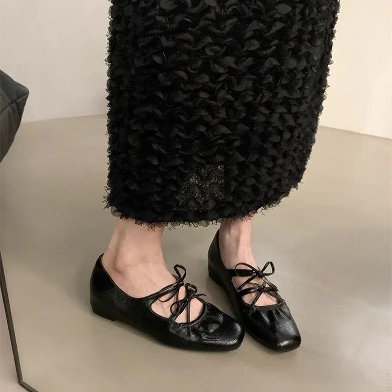 

Мягкая кожа Мэри с мелким вырезом на шнуровке с бантом, одинарная обувь женская, новая весна и осень, плоская подошва с внутренней платформой 35 чёрный