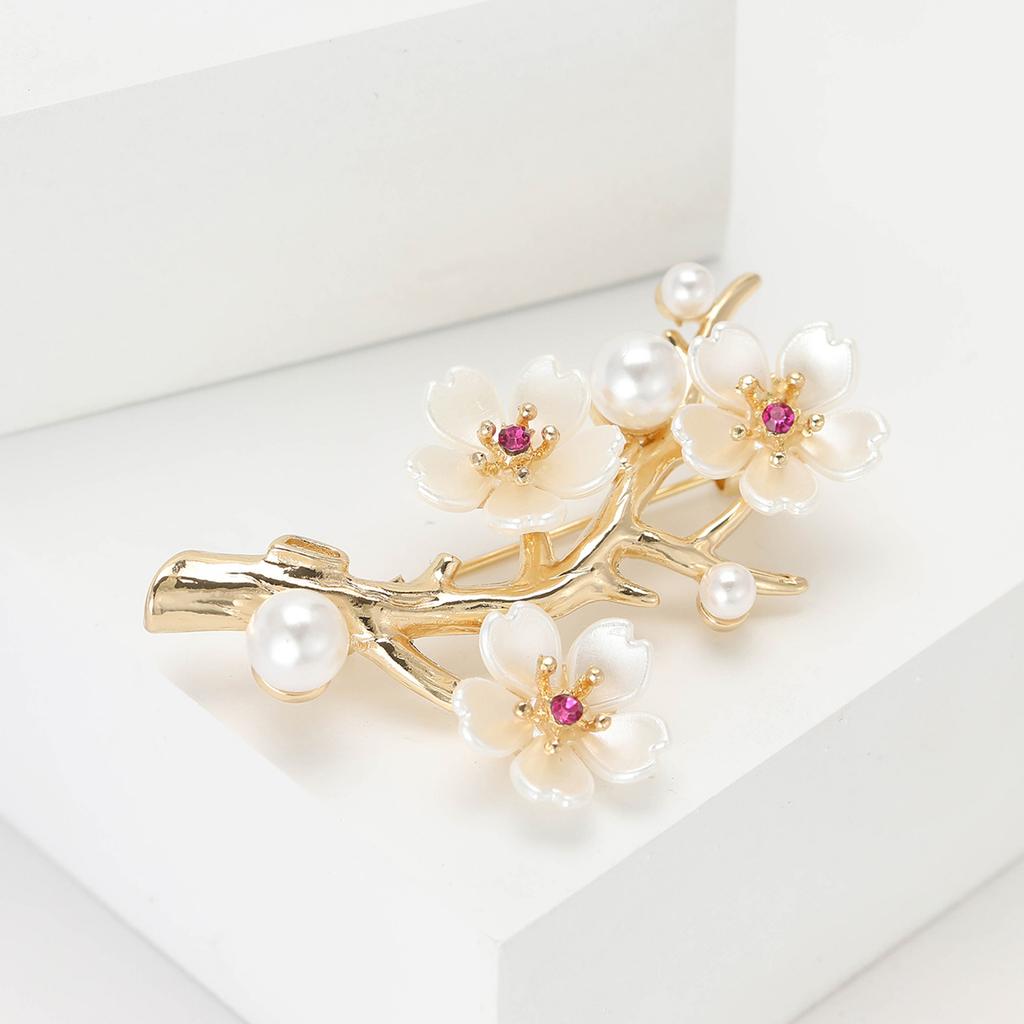Japan And Korea Fresh Alloy Pearl Three Plum Blossom Brooch Temperament Simple Women'S Clothing Brooch Jewelry Pin