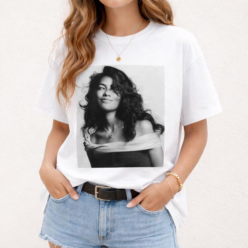 Maglietta da concerto grafica di Olivia Dean 2026, la maglietta del tour "The Art of Loving", Unisex 1717, T-shirt vintage dal taglio rilassato, Merchandising del tour musicale