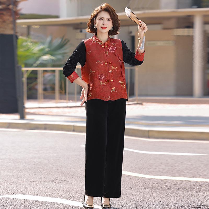 

Gold Velvet Spring Suit: Chinese Style Three-Piece Set for Middle-Aged and Elderly Women 3XL (60-68 kg)