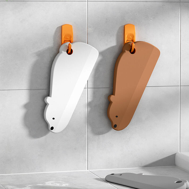 

Polar Bear Bathroom Water Removal Squeegee beige