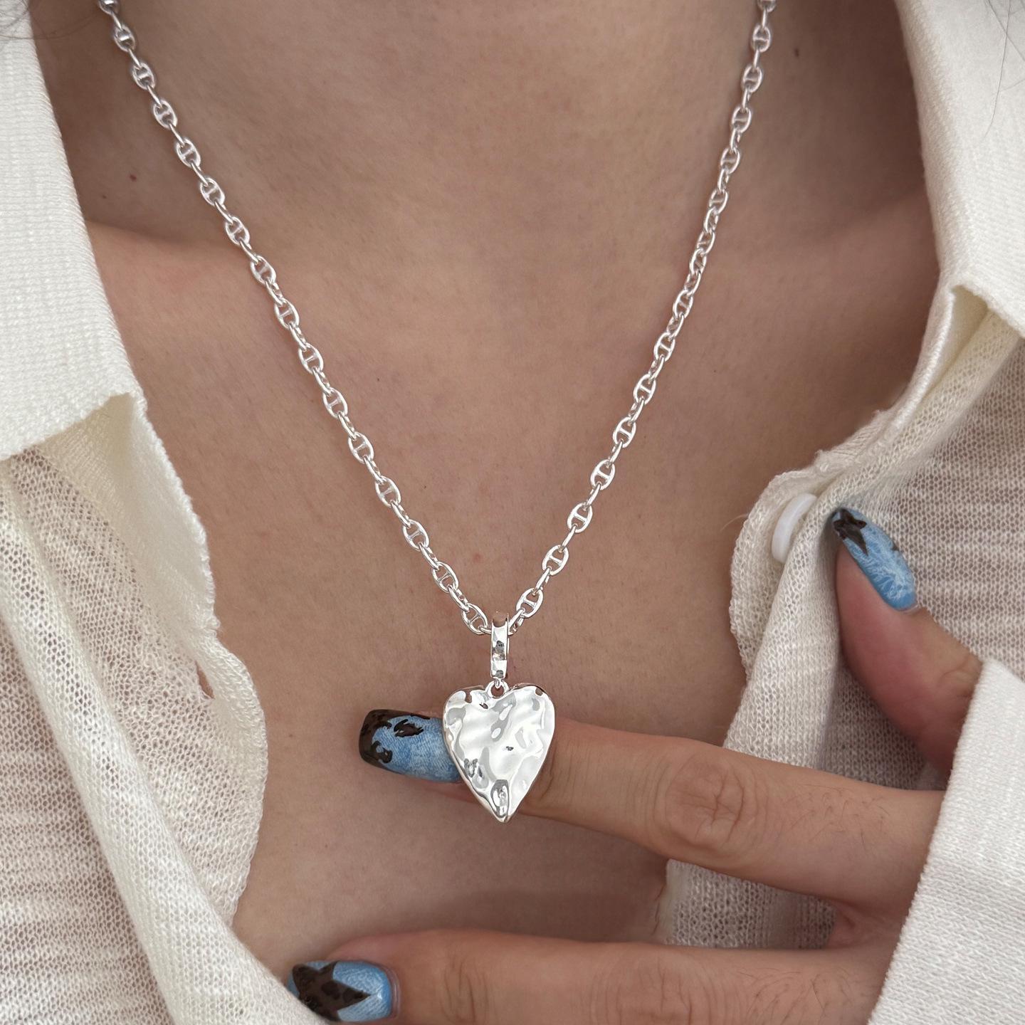 Korean S925 Sterling Silver Heart Necklace with Hammered Texture - Retro Cold Aesthetic Clavicle Chain for Women