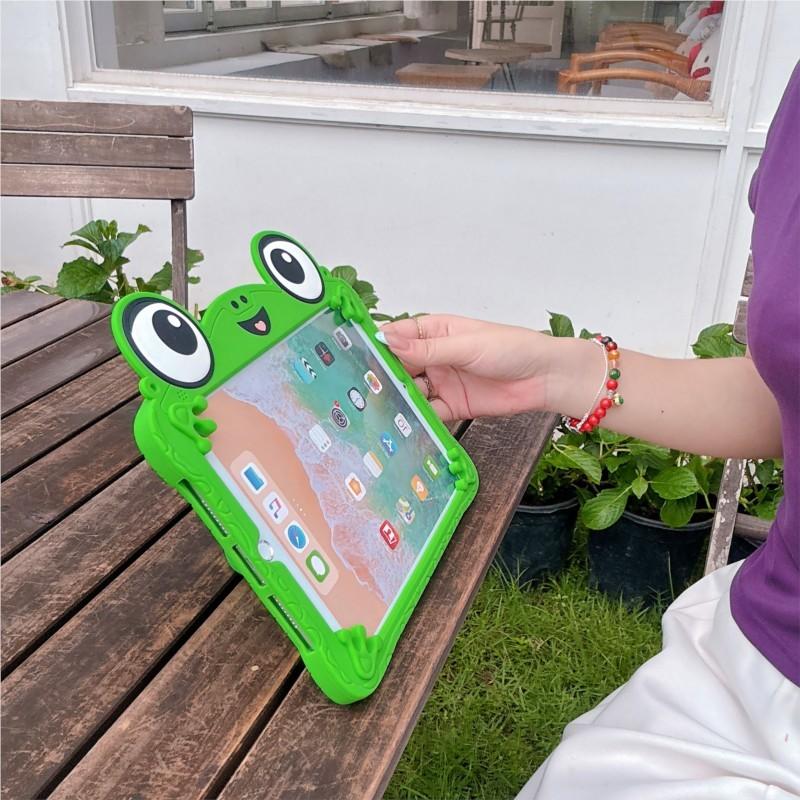 3D Cute Cartoon Frog Crocodile Kids Silicone Tablet Case With Shoulder Strap For iPad Air M4 A19 Mini 6 7 iPad 5/6/7/8/9/10/11/12th Pro11 Cover Stand