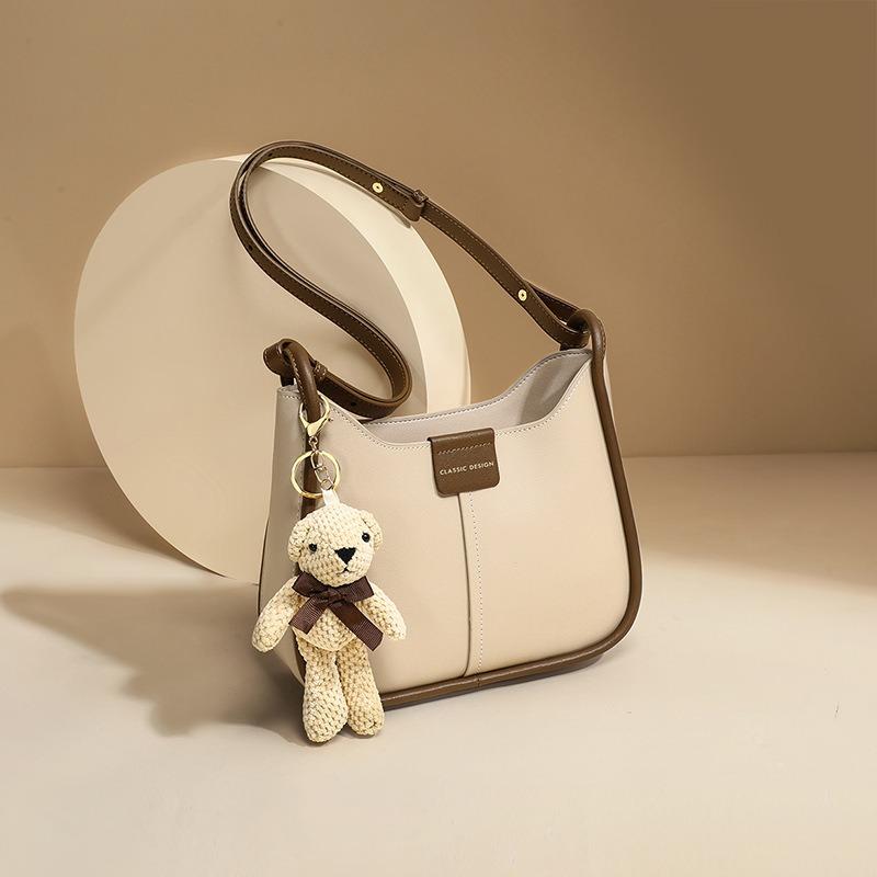 Today's popular bags are women's new shoulder messenger bags, genuine leather niche designer saddle bags, and high-end bags.