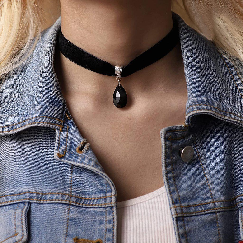 Gothic Victorian Style Alloy Pendant Necklace With Velvet Chain For Ladies