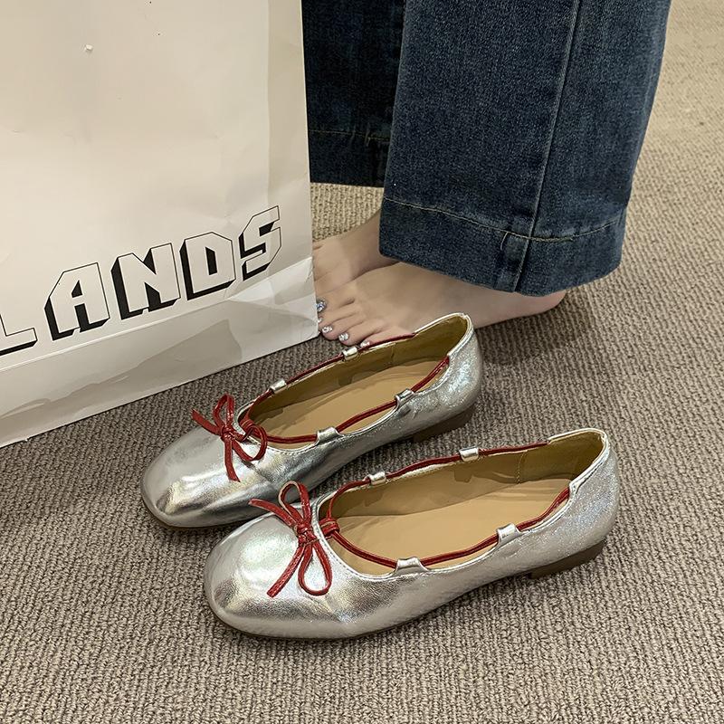 

French bow round head ballet shoes women s 2025 new contrasting color matte flat Mary Jane shoes light mouth single shoes 35 серебряный