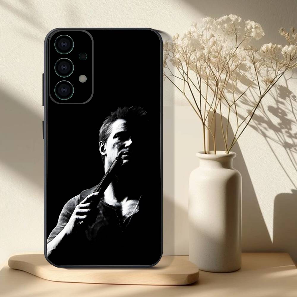 Phone Case For Samsung S 25,24,23,22,30,21,10,9,Ultra,Plus,Lite,FE,4,5G Sic Parvis Magna Uncharted Black Soft Case