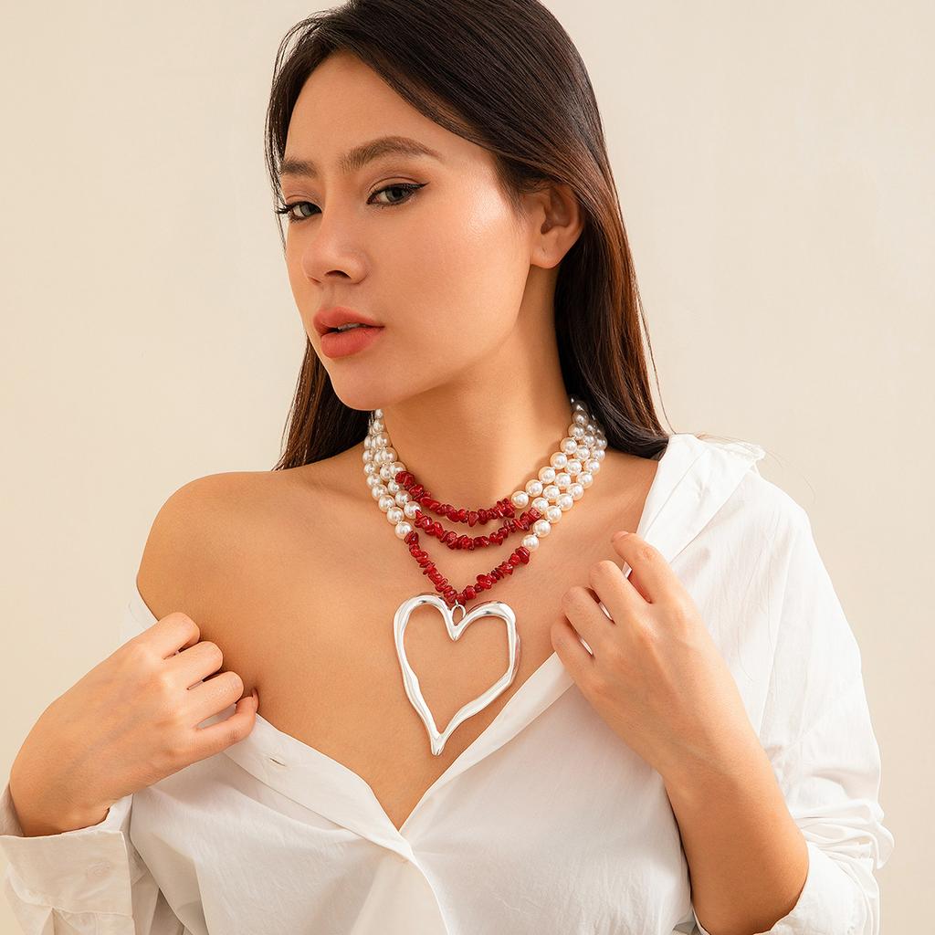 Retro multi-layer big love turquoise necklace, niche beaded imitation pearl necklace jewelry women