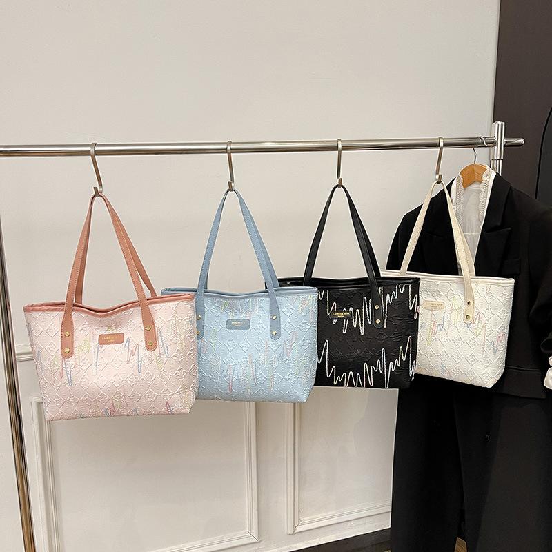 Personalized bag women's large-capacity new autumn casual shoulder bag college students commuting tote bag