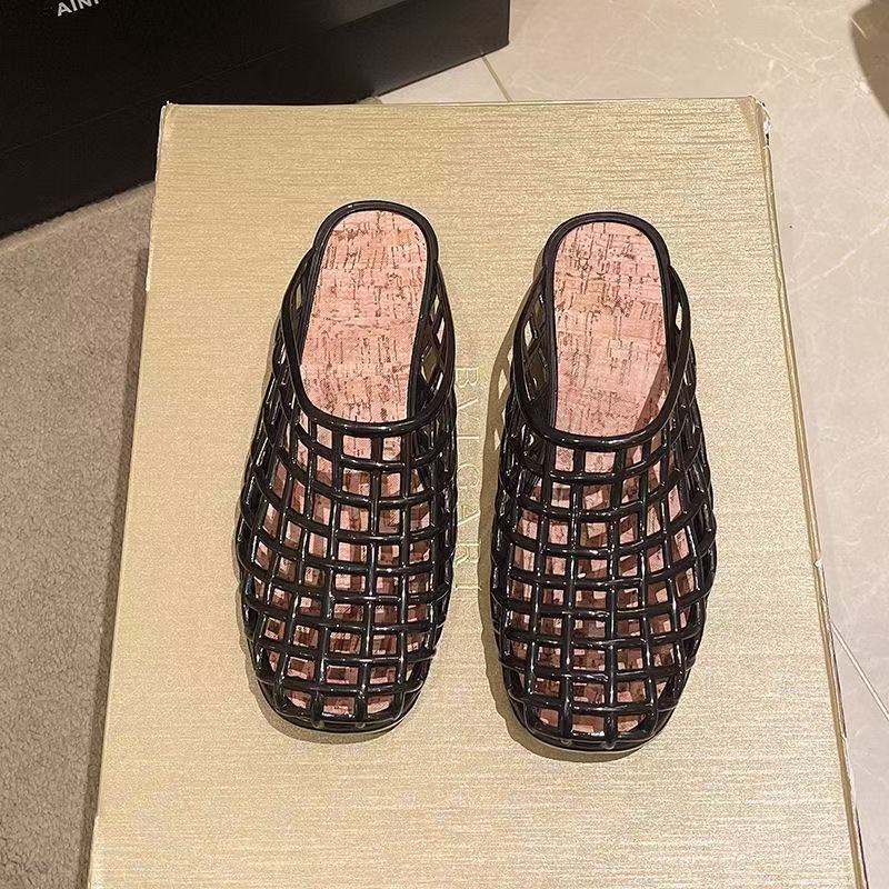 Fashion 2026 Women's New Luxury  Flat Slippers with Hollow PVC Breathable Summer Outerwear Baotou Bag and Casual Slippers