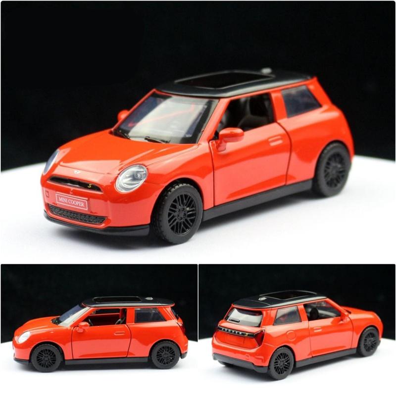 1/34 Scale BMW Mini Cooper Alloy Car Model Diecasts Metal Classic Vehicles Car Model High Simulation Miniature Scale Collection Kids Gifts
