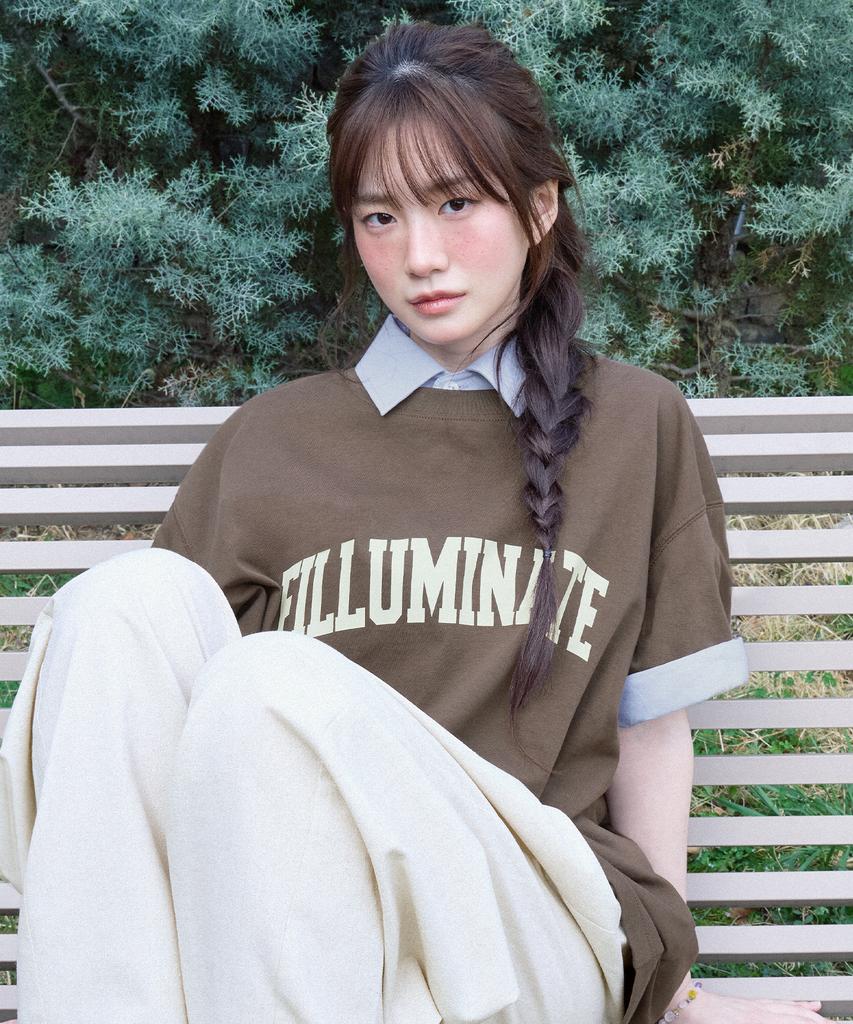 FILLUMINATE Essential Arch Logo T-Shirt - Brown