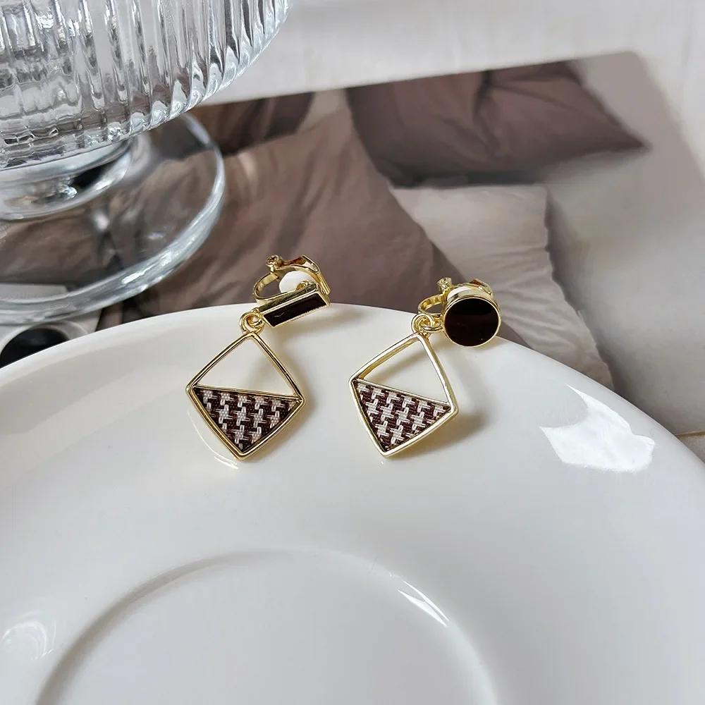 French Baroque Pearl Earclip with No Ear Hole for Women New Earclip Style Versatile Earaccessory
