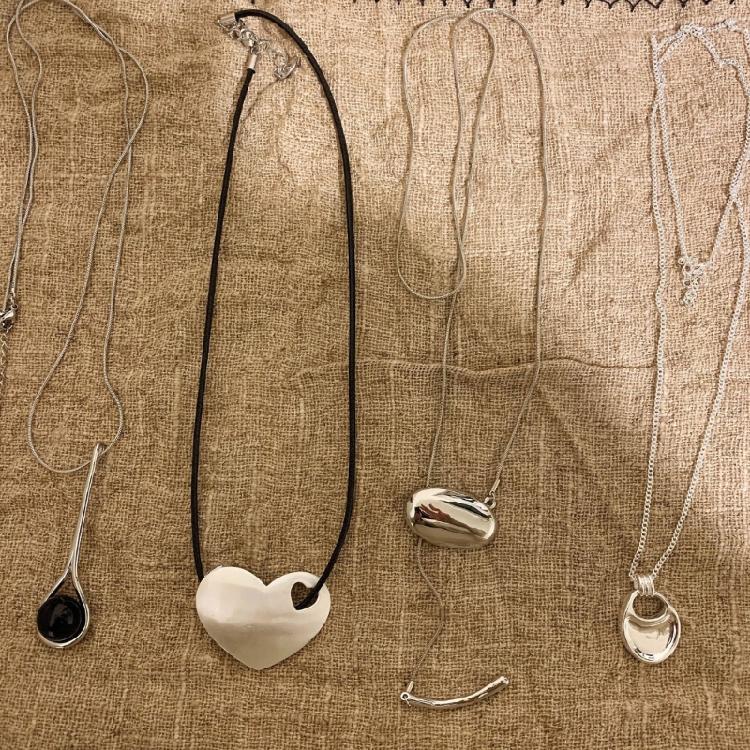 Sophisticated Black Heart Rope Necklace Featuring a Simple Alloy Pendant Multifuntional Fashion Accessory for Daily