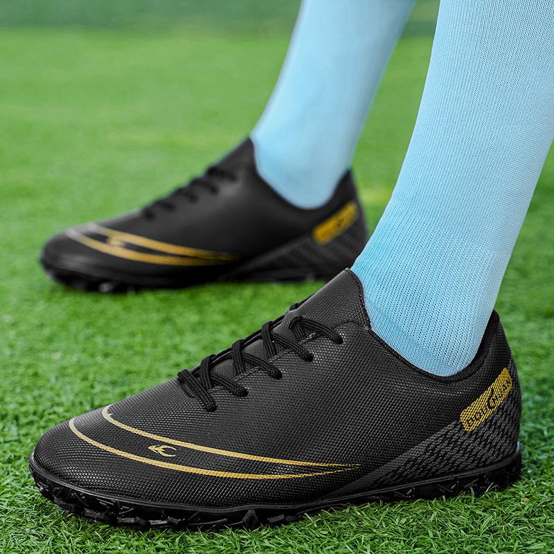 New Cold Sticky Non-slip Long Broken Nails Adult Football Shoes Men's and Women's Professional Training Children's Sneakers Low-top Teenagers