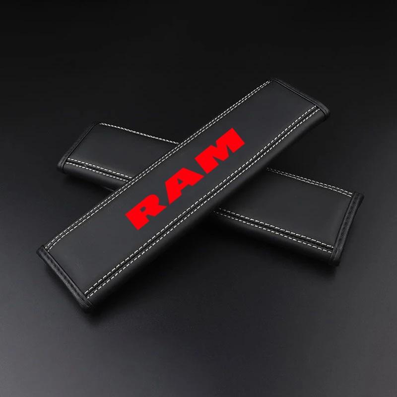 

2Pcs Car Seat Belt Leather Safety Belt Shoulder Covers Interior For Dodge RAM 1500 2500 3500 2021 2020 2019 2018 2017 Car чорний білий колір