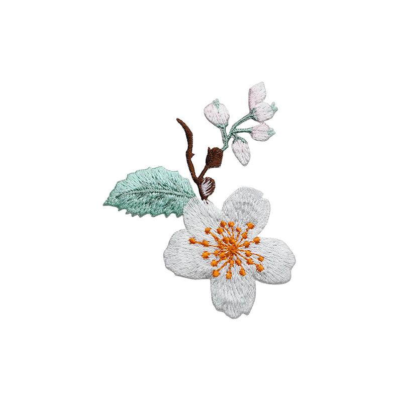 1Pcs Jacket Jeans Craft Accessories Flower Embroidery Patch Iron On Elegant Patches For Clothes Bags DIY Embroidered Stickers