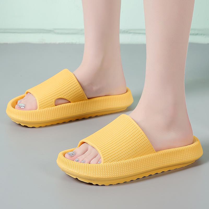 Chinelos EVA Silenciosos de Sola Grossa para Mulheres e Homens - Tamanho Grande Sandálias de Casal