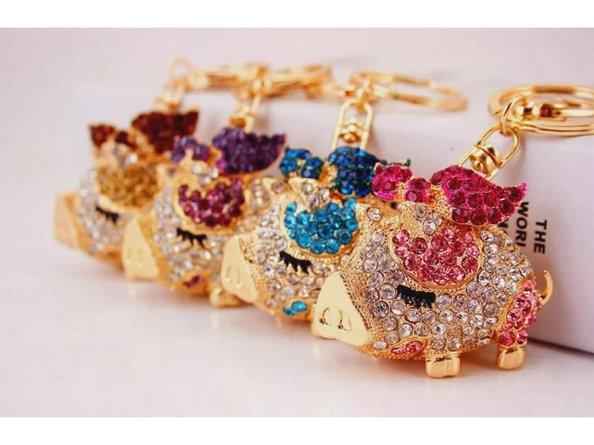 Charming Diamond-Studded Zodiac Flying Pig Keychain - Adorable Animal Gift