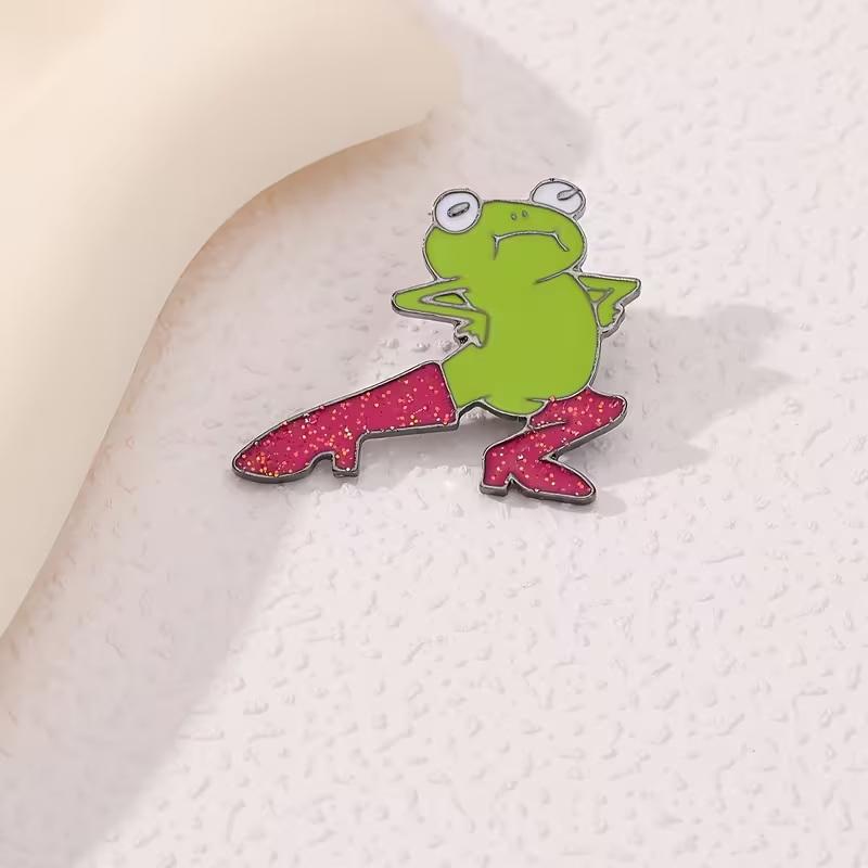 1 Pc Funny Pink Boots Frog Enamel Pin Animal Metal Badge Lapel Pins Lacquered Gift Decoration Jewelry