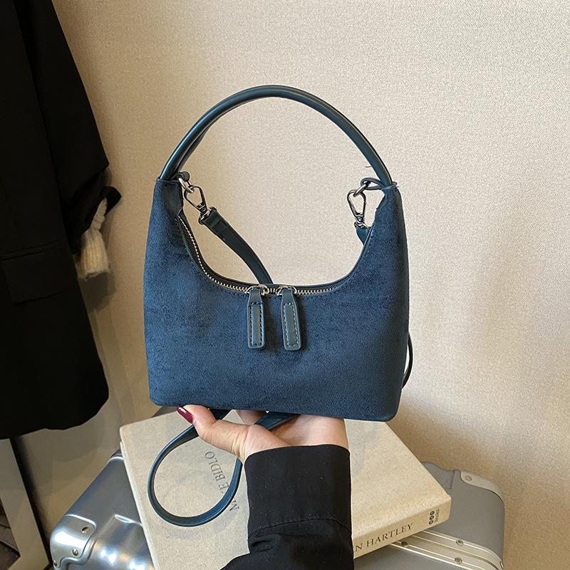 Premium Sense Niche Bag Women's Autumn and Winter 2025 New Matte Retro Shoulder Messenger Bag Ins Portable Dumpling Bag