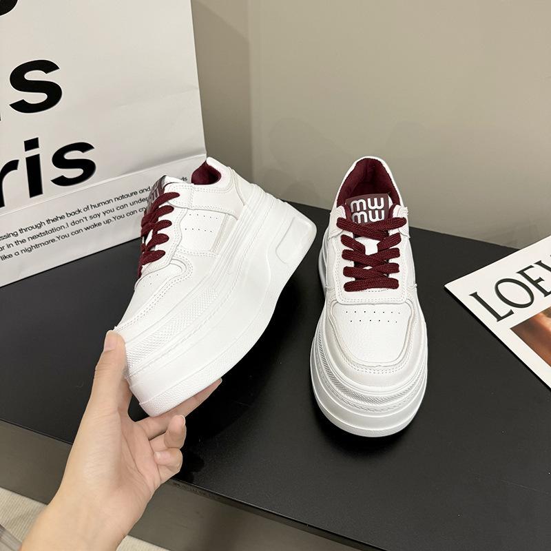 

Platform muffin shoes women s autumn and winter 2025 new velvet, lightweight and casual white height-increasing shoes versatile leather little white s 34